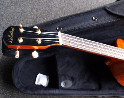 La Sevillana Tenor Ukulele Flamed Maple met koffer