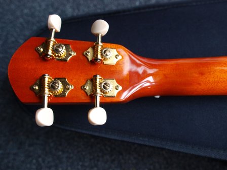 La Sevillana Tenor Ukulele Flamed Maple met koffer