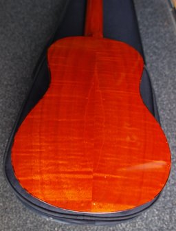 La Sevillana Tenor Ukulele Flamed Maple met koffer