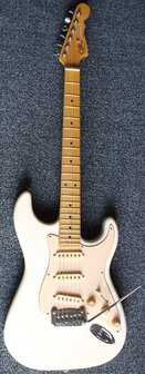 G&amp;L Legacy USA White MP met stevige Tolex Case en certificaat van echtheid