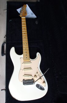 G&amp;L Legacy USA White MP met stevige Tolex Case en certificaat van echtheid