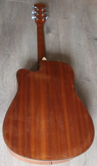 Rosen R235 dreadnought, massief spruce bovenblad