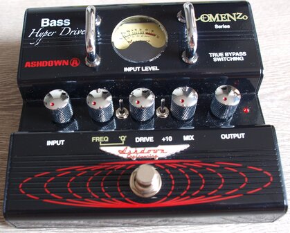 Ashdown Lomenzo hyper drive (distortion) voor basgitaar