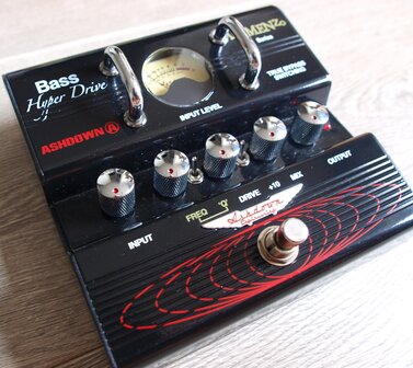 Ashdown Lomenzo hyper drive (distortion) voor basgitaar