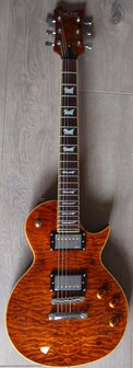 Bach Les Paul-model Dark Y met quilted maple Canada top