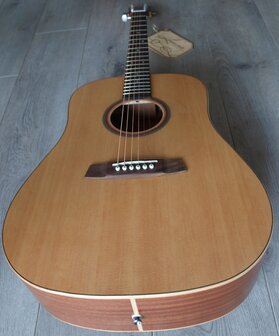 Kremona M10C Dreadnought westerngitaar, staalsnarig