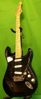 G&amp;L Tribute Legacy Limited, black gloss