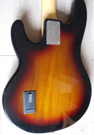 Sterling by Musicman Ray 24 Classic 3tone sunburst, 4-snarige basgitaar