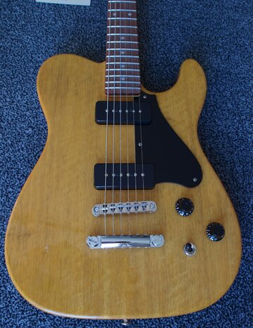 G&L USA Korina Asat Junior II P90 met Tolex case, 1 van 100