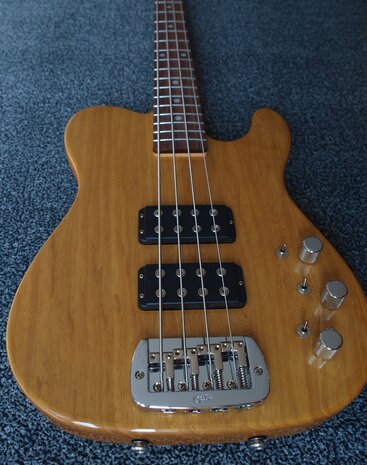 G&L USA limited Korina Asat Bass, Aged Natural Gloss with luxury Tolex case