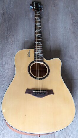 Rosen R235 dreadnought, massief spruce bovenblad