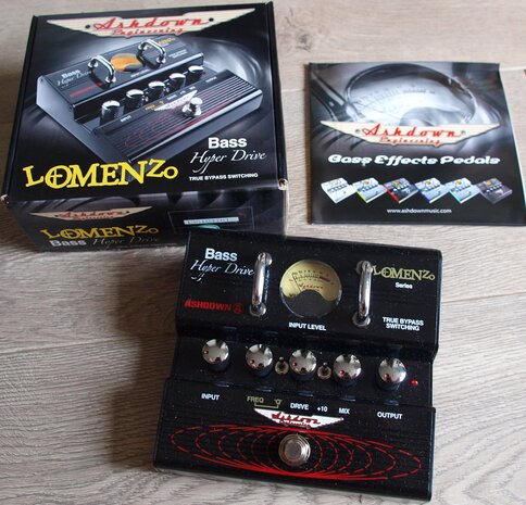 Ashdown Lomenzo hyper drive (distortion) voor basgitaar