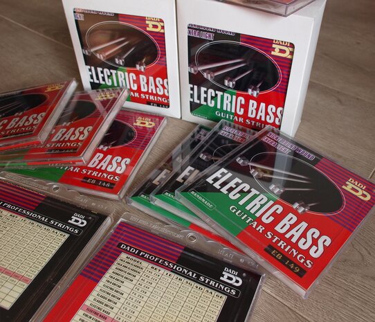 Complete set Bassnaren voor elektrische bas EB148 