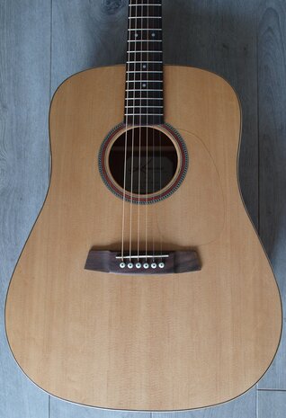 Kremona M10C Dreadnought westerngitaar, staalsnarig